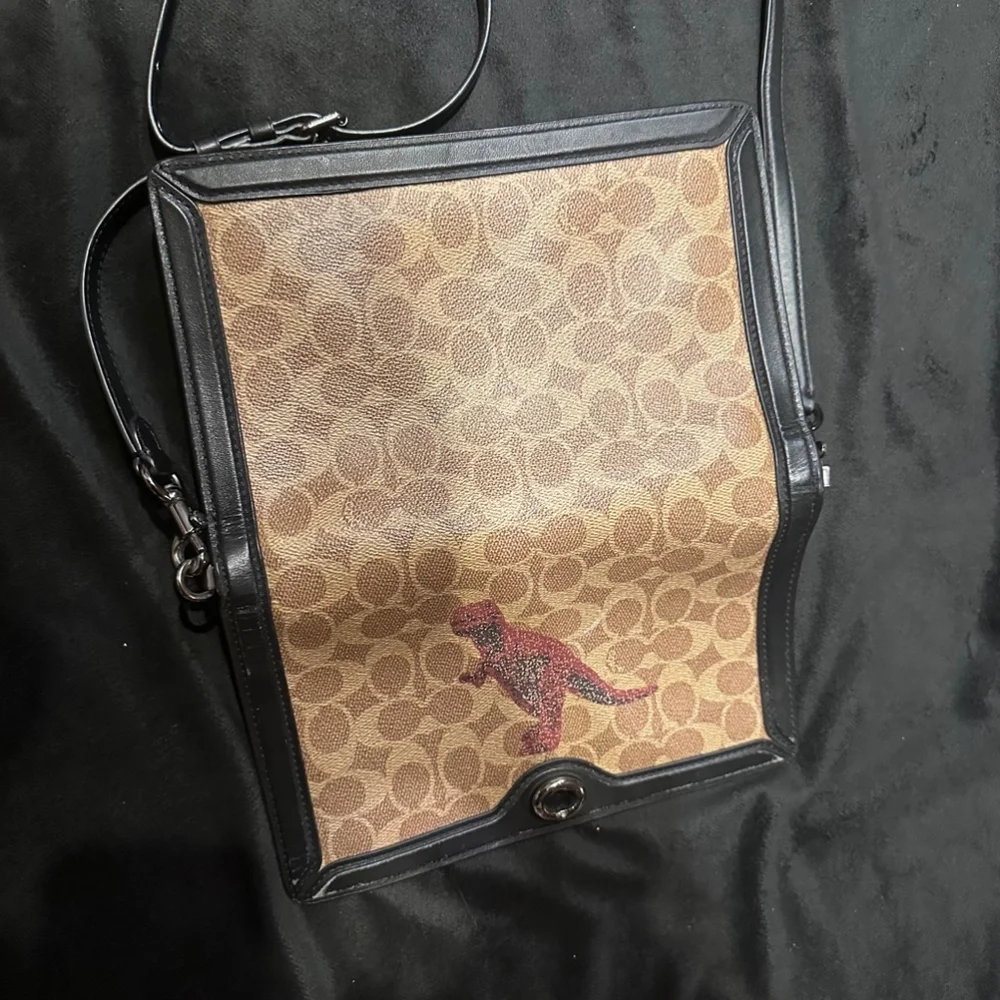 Coach Rexy Dino limited edition Beige & Black Signature Canvas Crossbody Bag - Picture 5 of 12